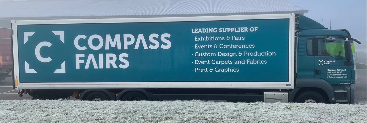 Flexsign hjelper Compass Fairs med annonser på deres komplette flåte av varebiler og Flexsign-annonser på lastebilene deres
